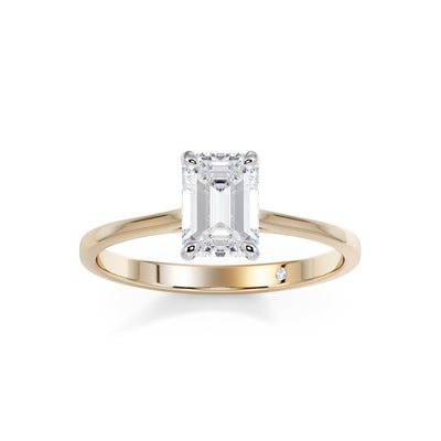 What is a solitaire diamond ring?