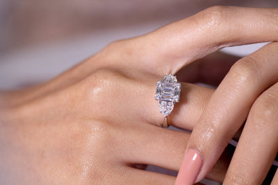 What is the average price of an engagement ring?